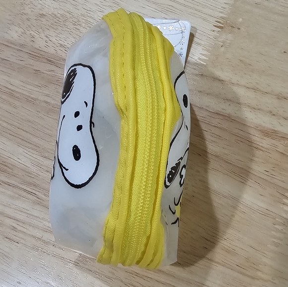 Peanuts Snoopy Coin Purse New With Tags - Picture 8 of 10